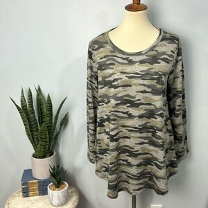 NWT Green Envelope Camo top size 1X